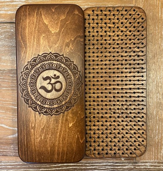 Sadhu lenta „Om” 12 mm (išankstinis užsakymas)
